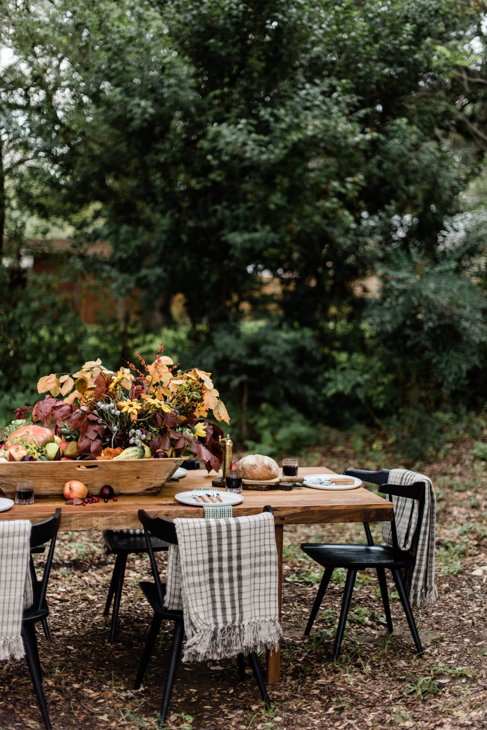 autumn harvest table decor for casual cozy Thanksgiving