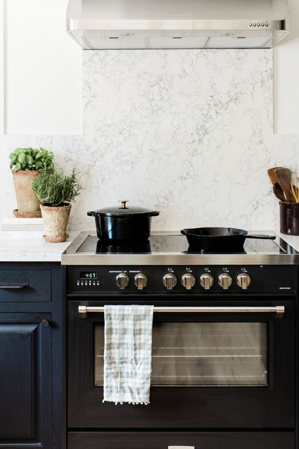 Our Caesarstone Countertops A One Year Review The Interior Collective   MHPidcolakehouse250 