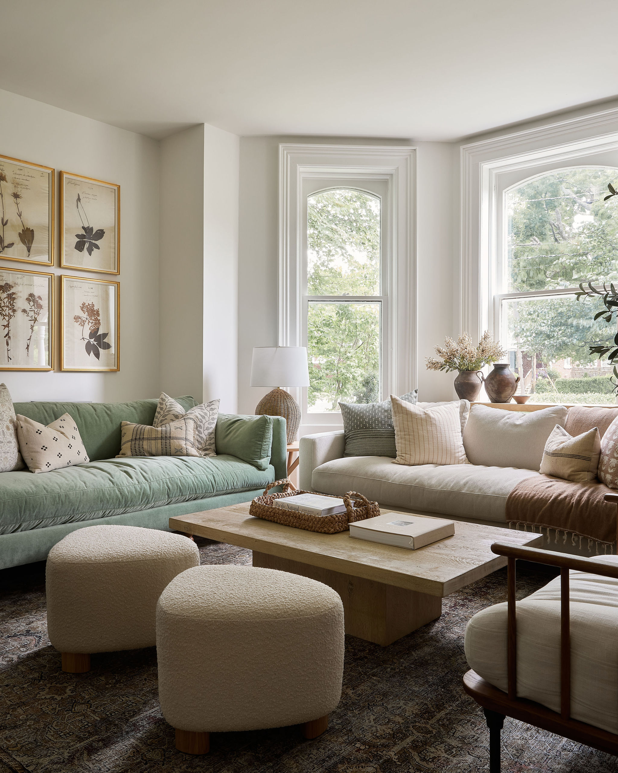 Textural Minimal Living Room Design.