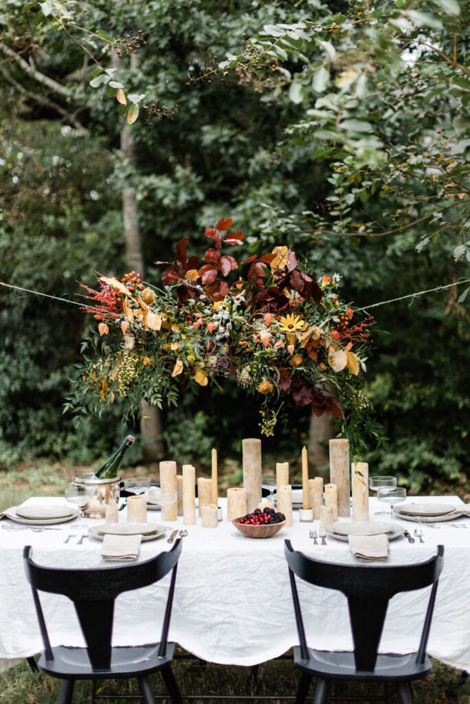 elegant Thanksgiving table design with suspended florals