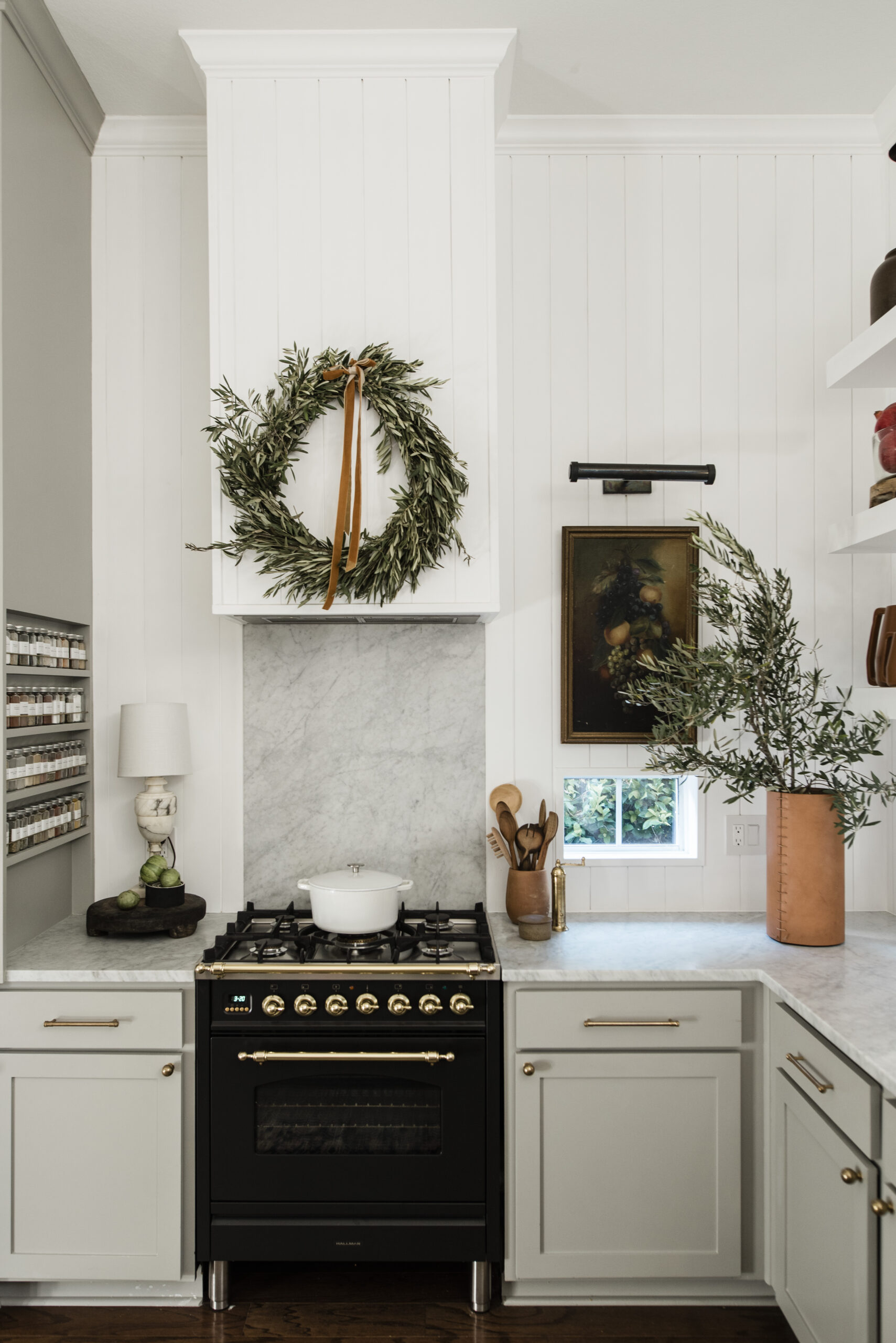 olive leaf wreath holiday decorating ideas in the kitchen