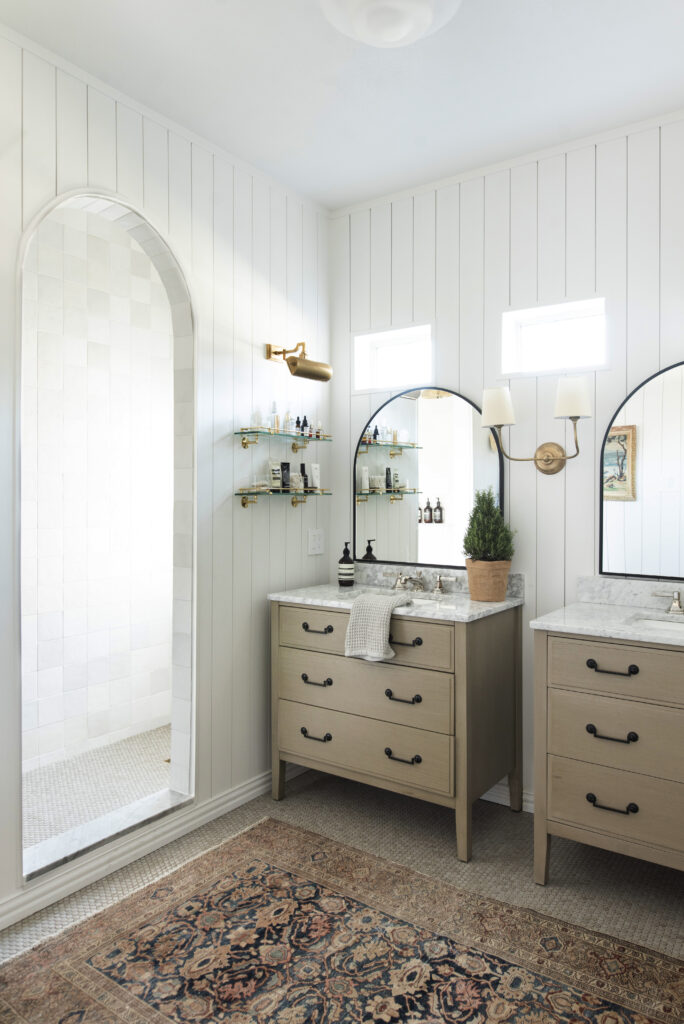 simple natural holiday decor ideas in the bathroom