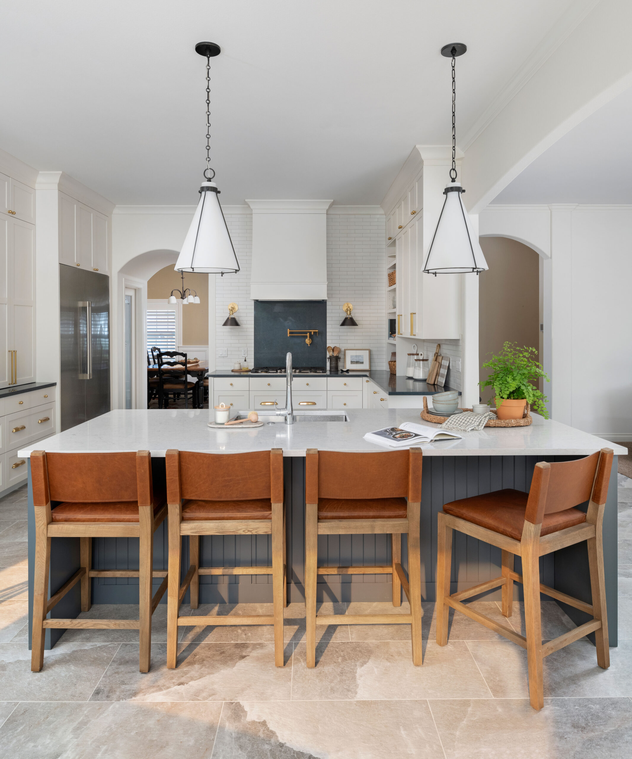 Kitchen Island Leather Chairs