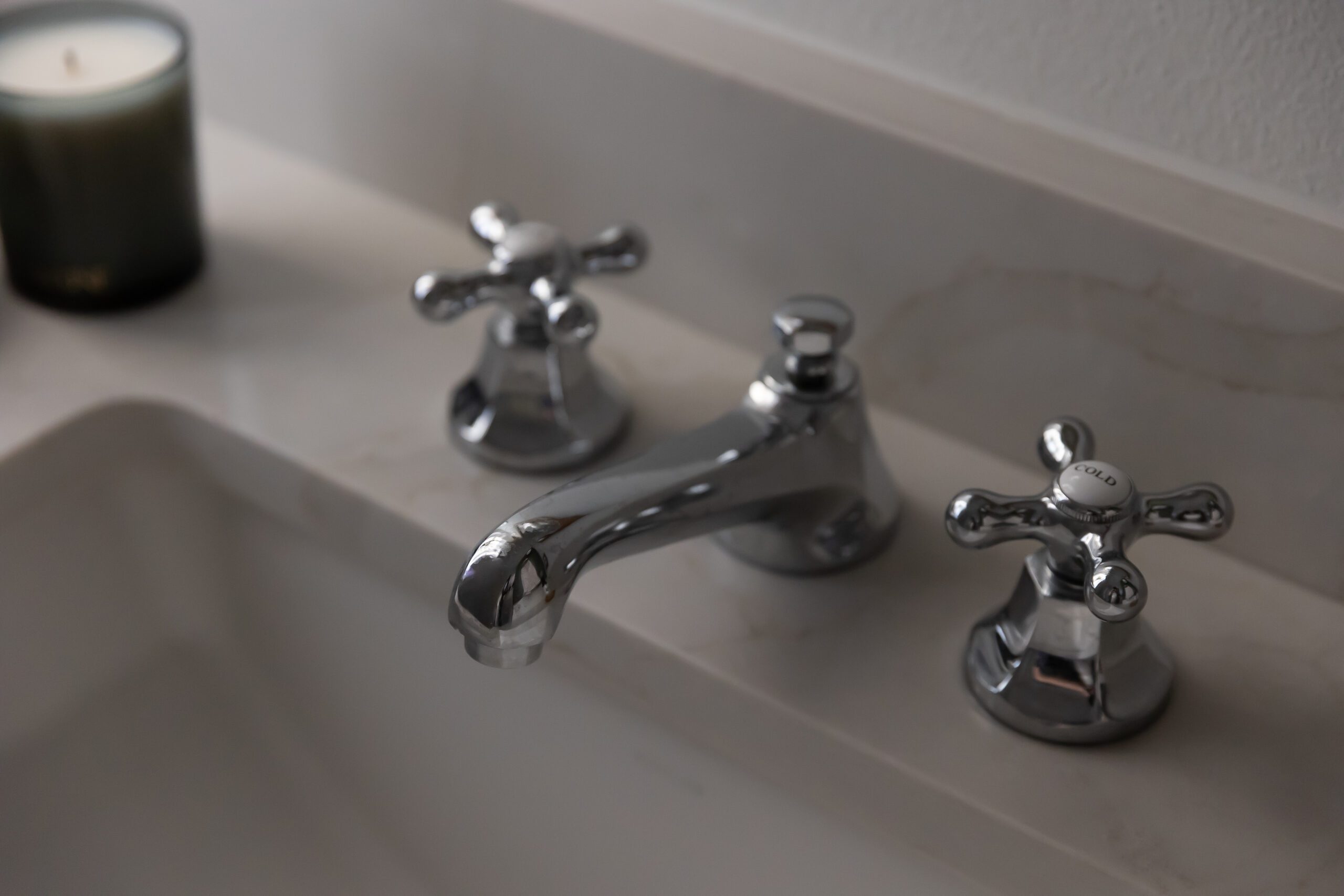 Silver Finishes Bathroom Faucets