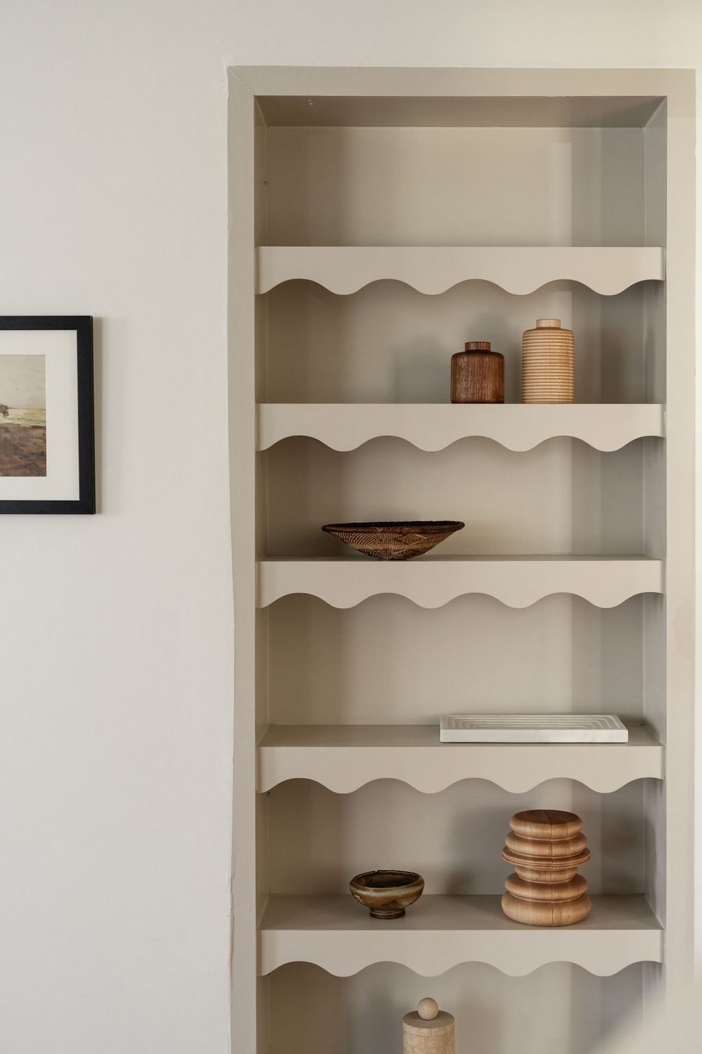 Shelving Wavy Detailing