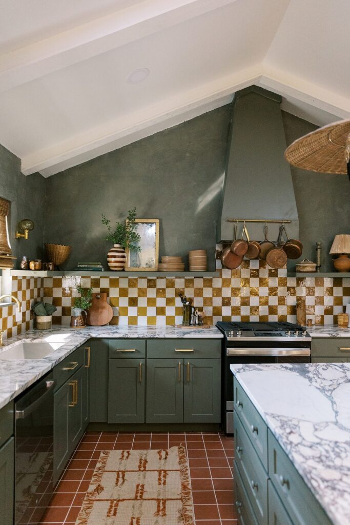 Checkerboard kitchen backsplash