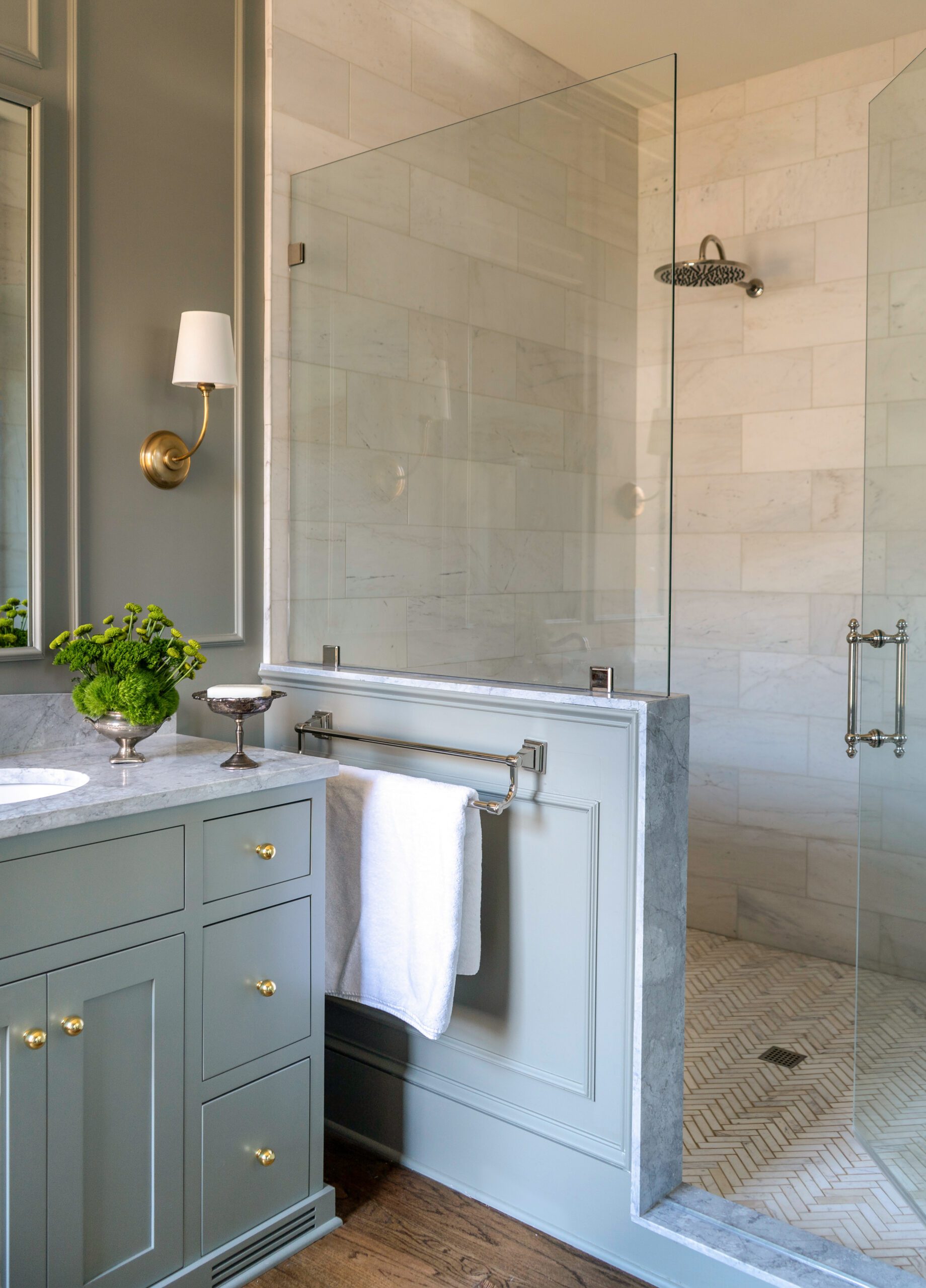 Walk-In Shower and Vanity Bathroom Layout