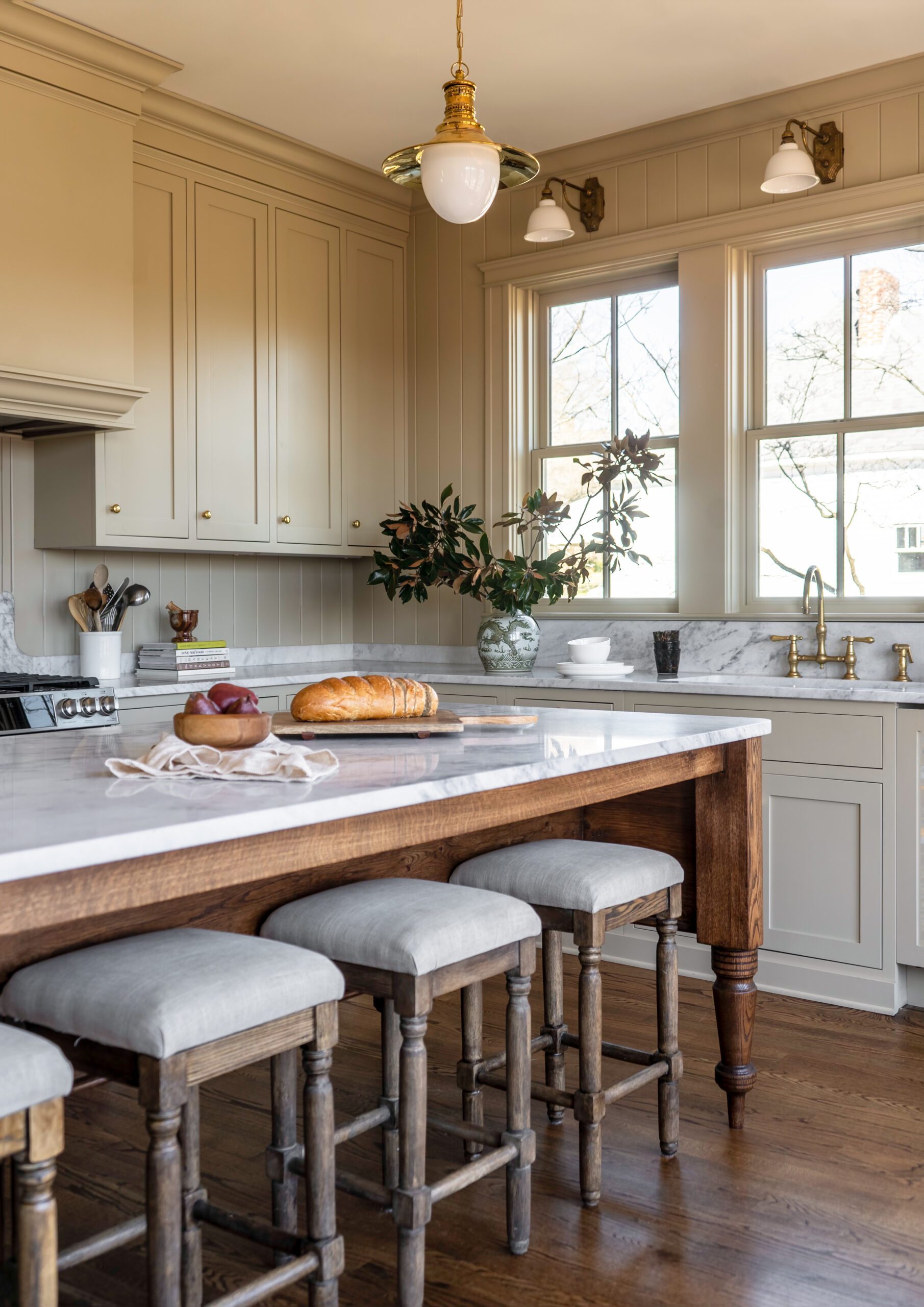 Kitchen Island with Cushioned Barstools