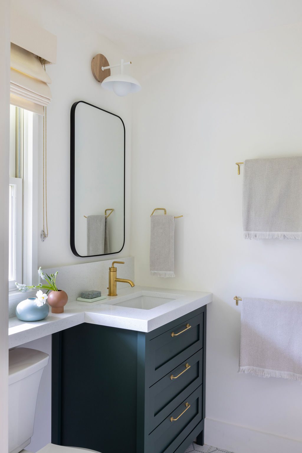 Bathroom Black and White Vanity