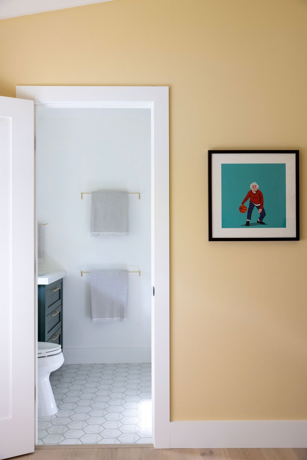 Light Yellow Walls into Bathroom