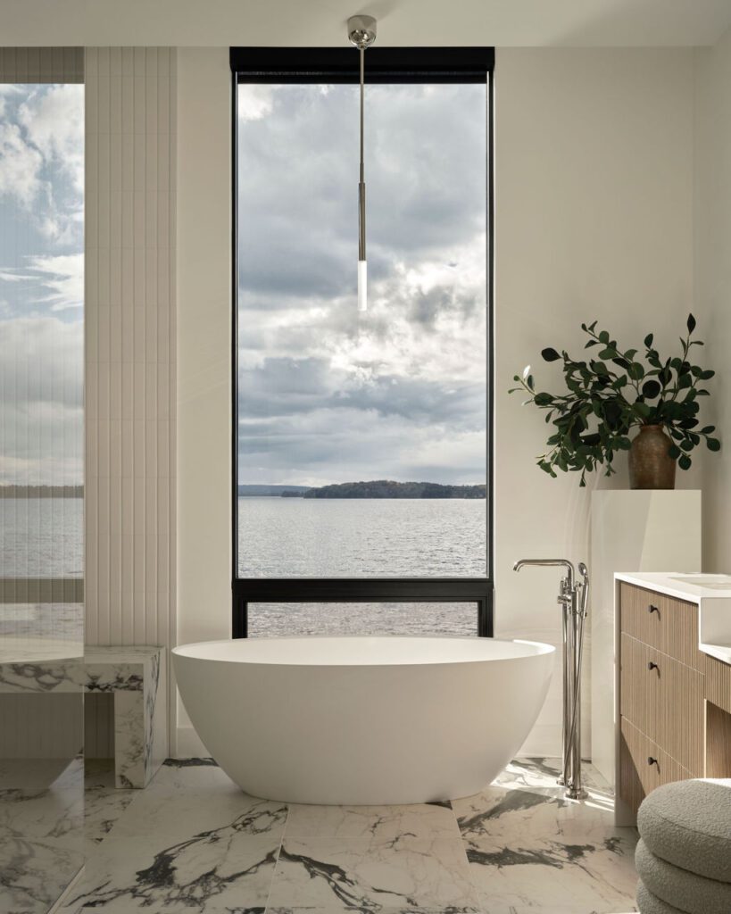 Standing Tub with Sea View