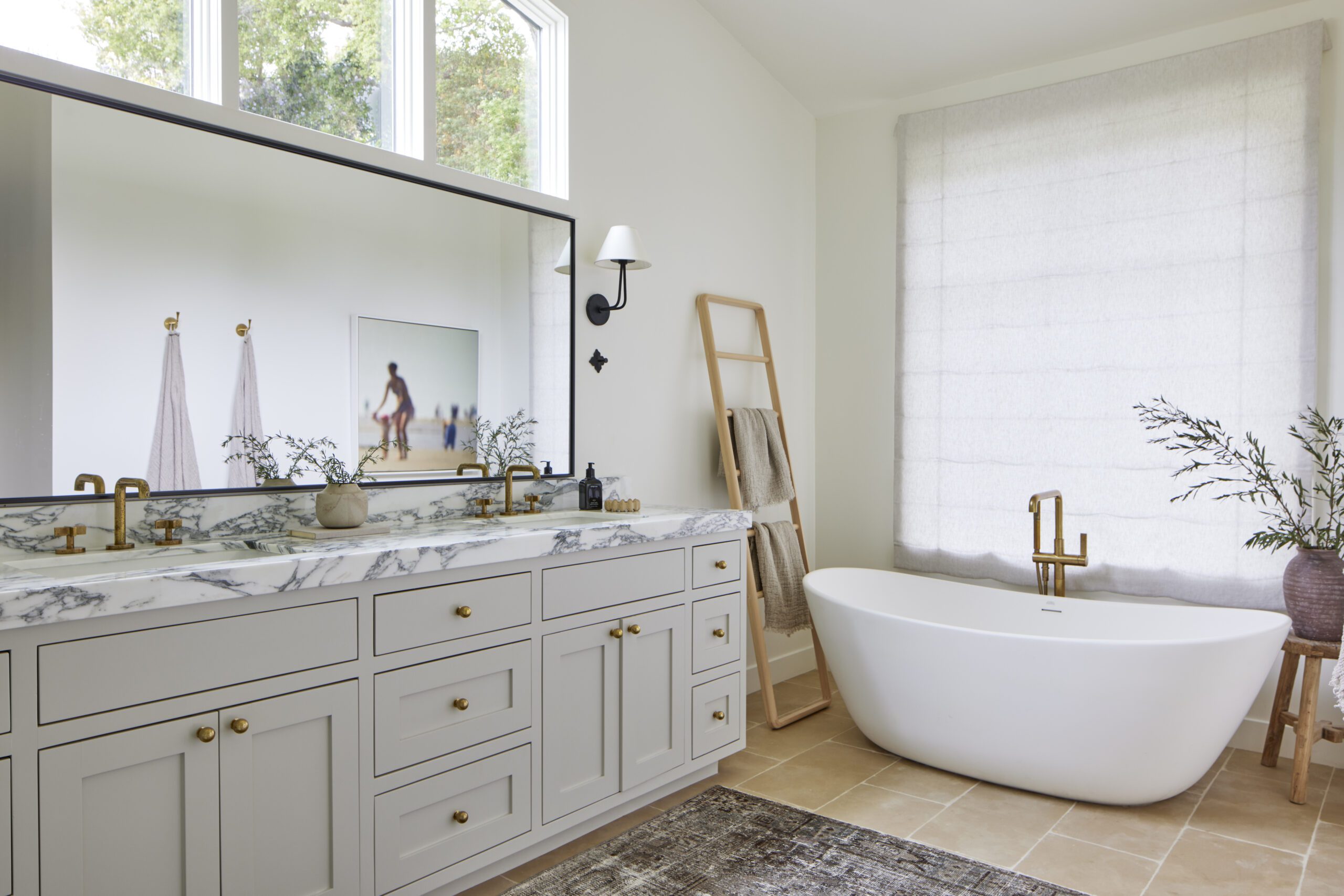 Bathroom Vanity with Standing Bathtub