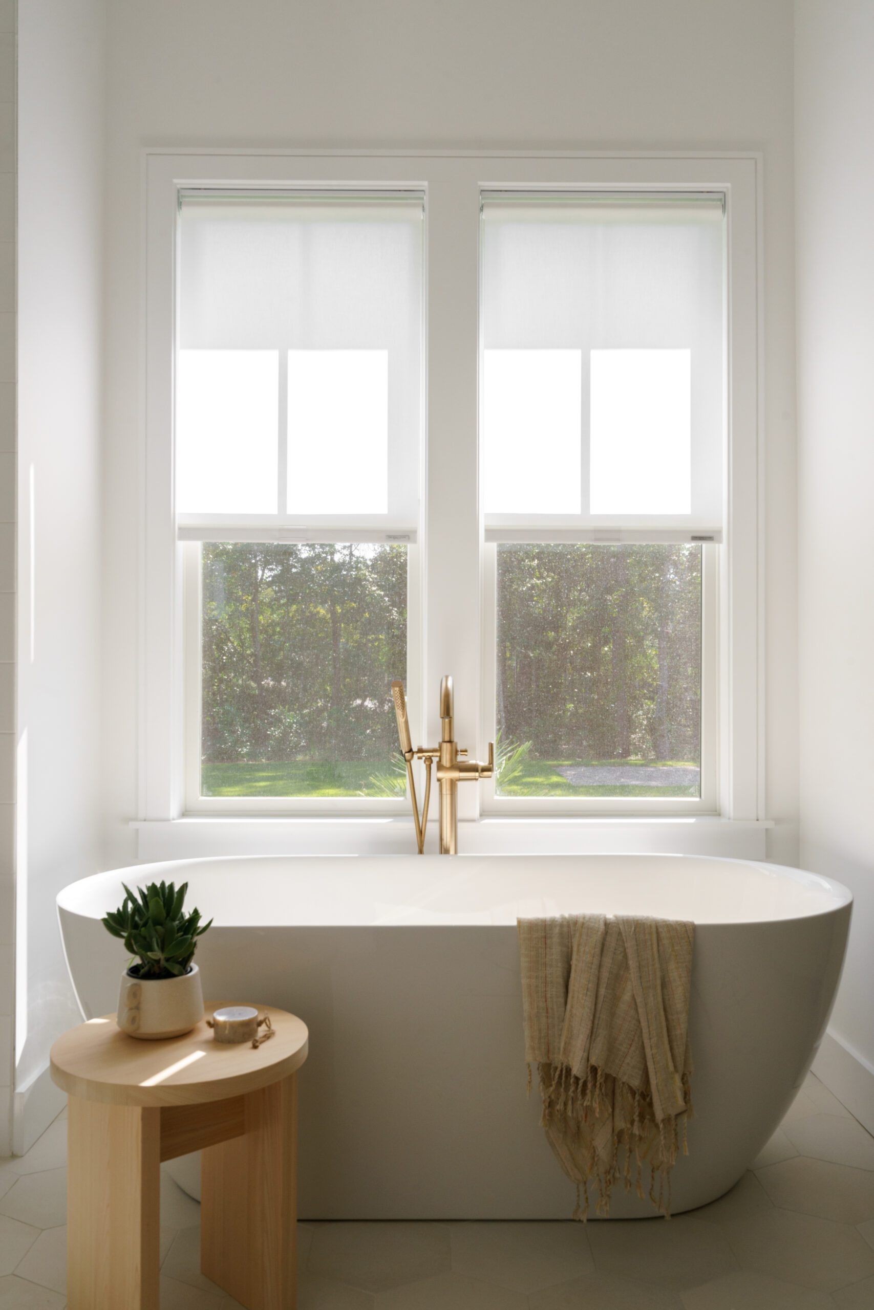 Standing Tub with Hanging Towel
