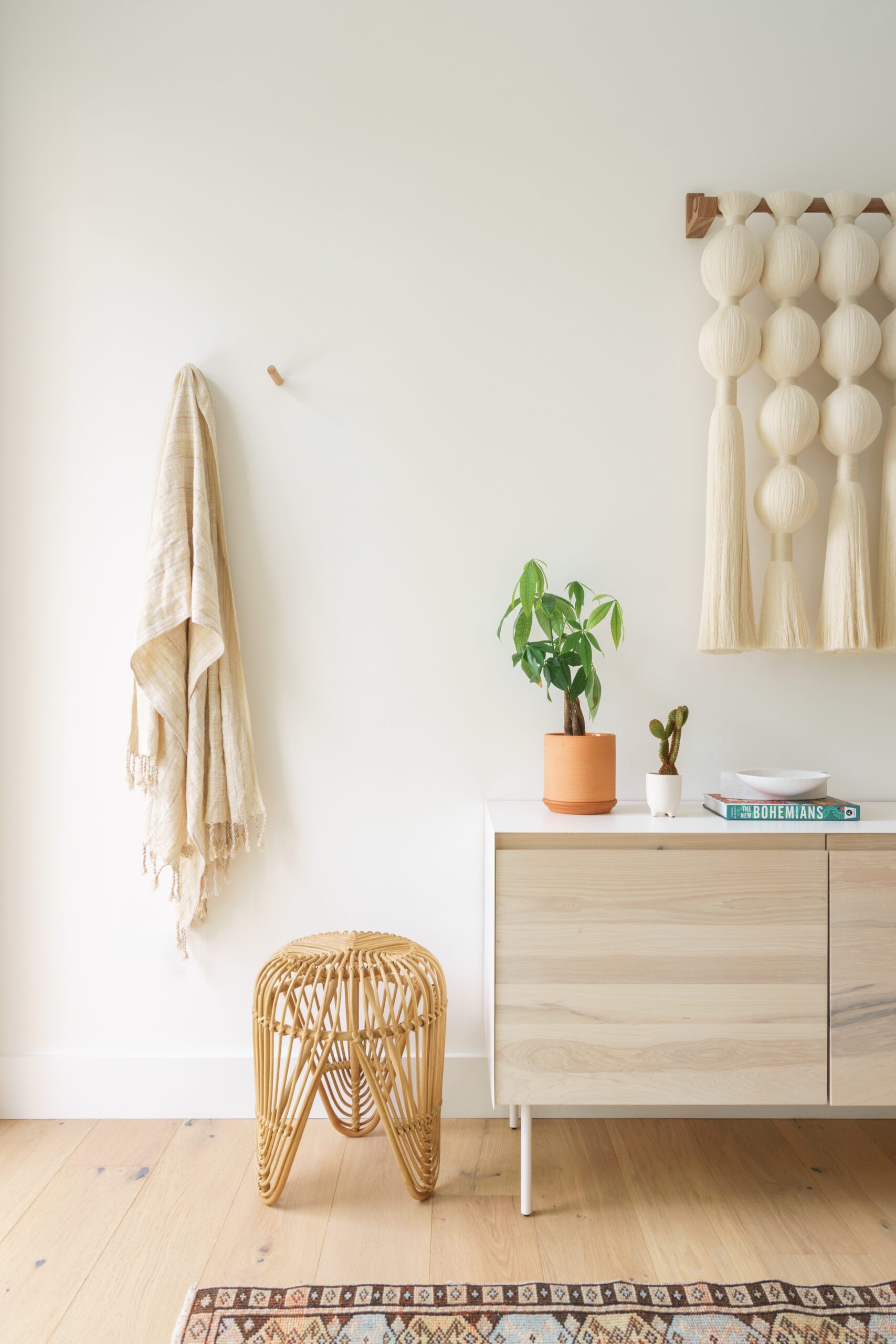 Hanging Minimal Decorations