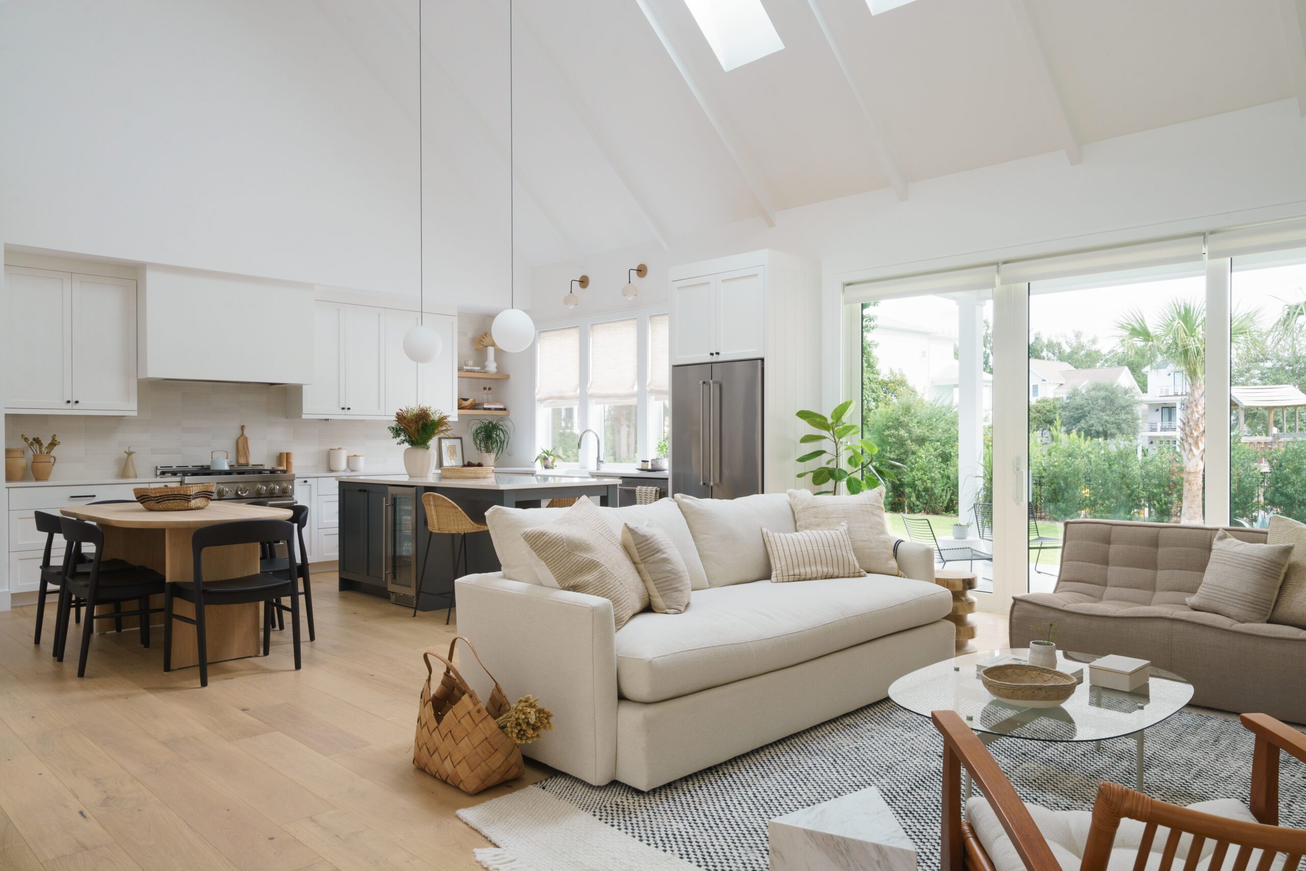 Living Room Into Kitchen View