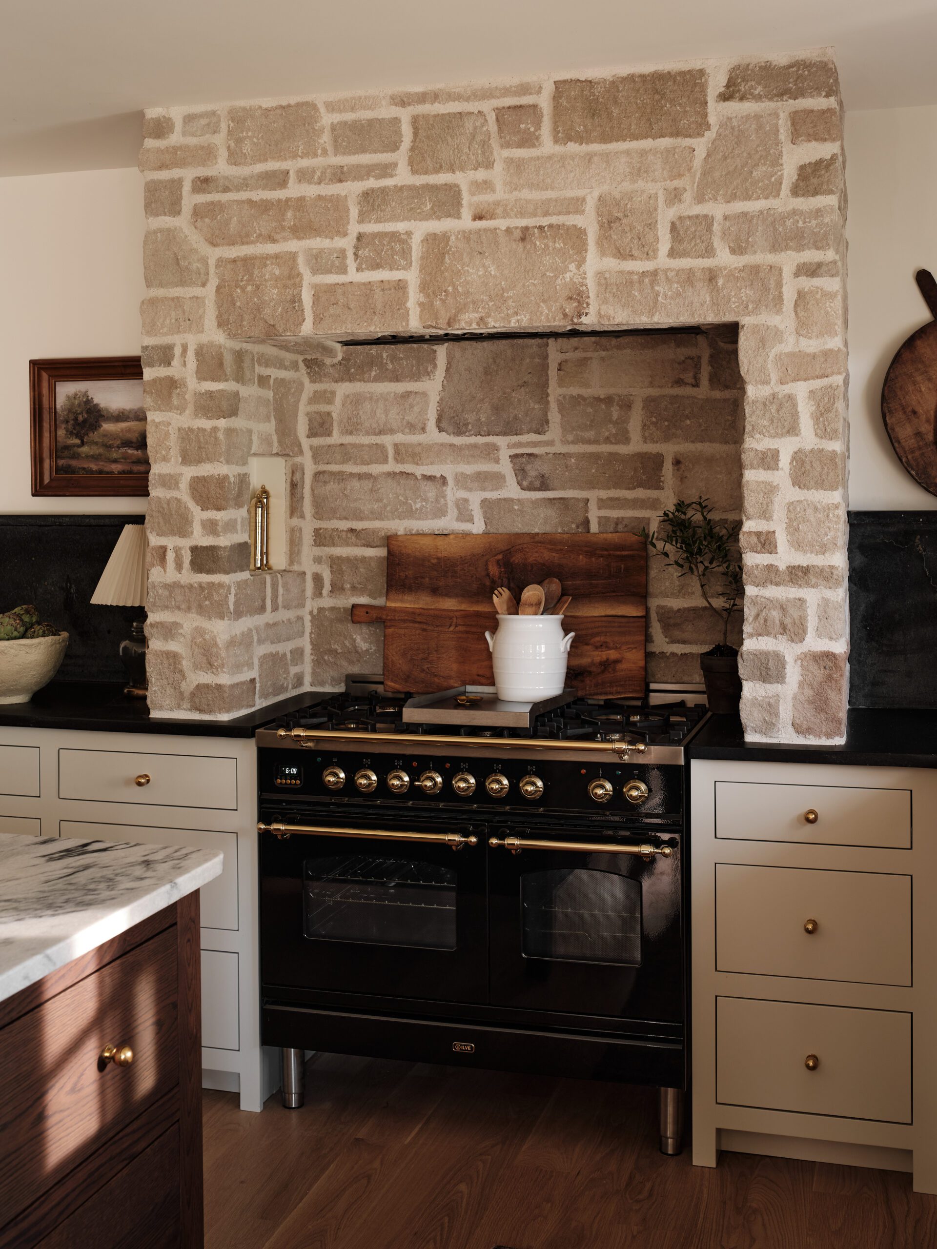 Stone Backsplash and Stove