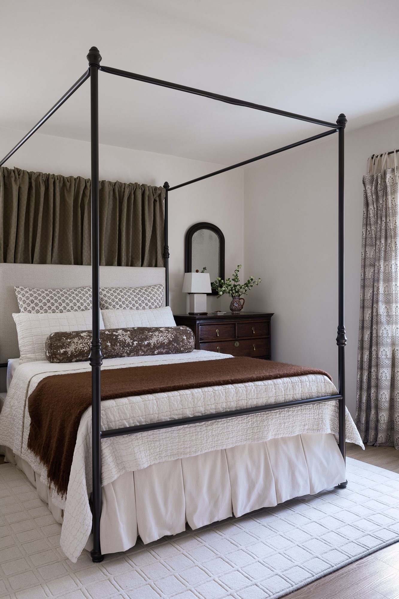 Four Poster Bed