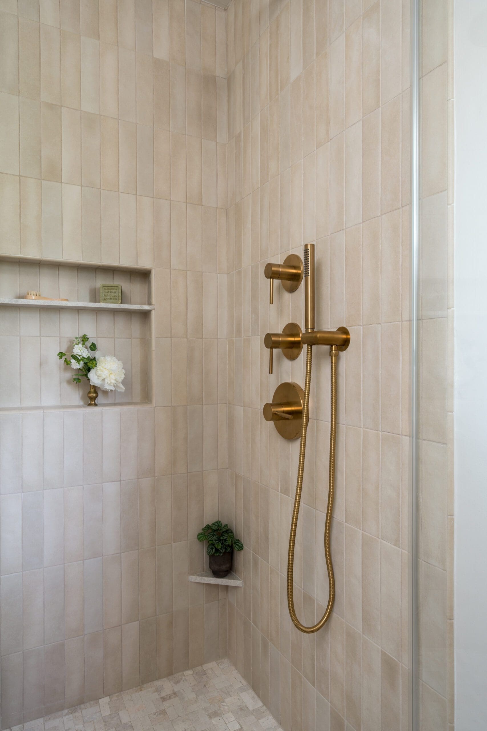 Marbled Neutral Shower Tiling