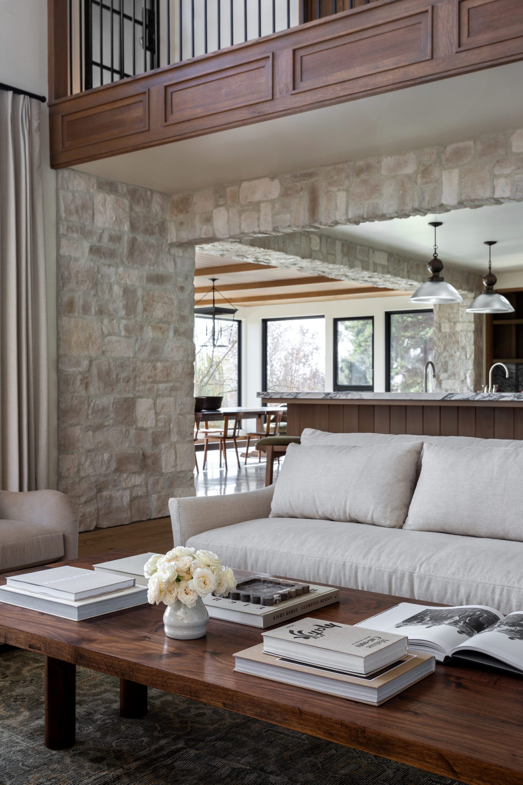 Stone walls airy living room design