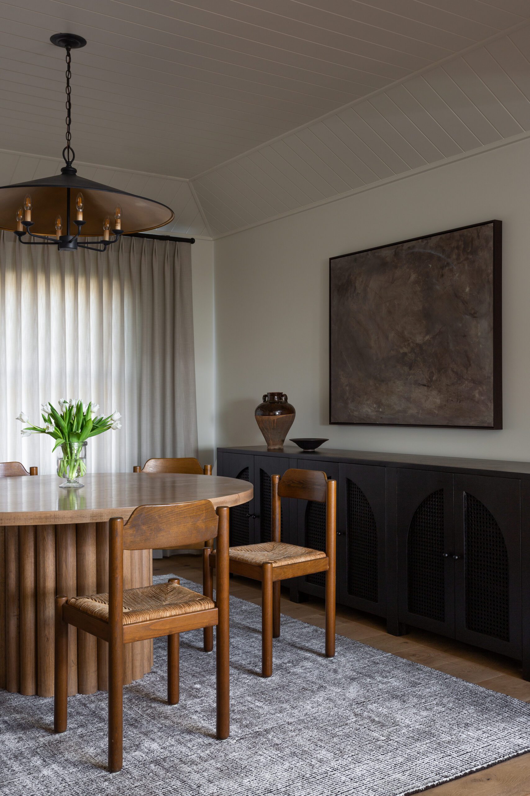 Dining nook circular table inspiration