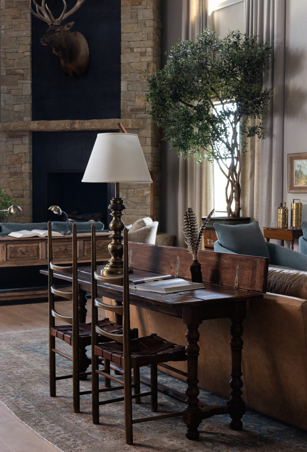 Sitting Table in the Living Room