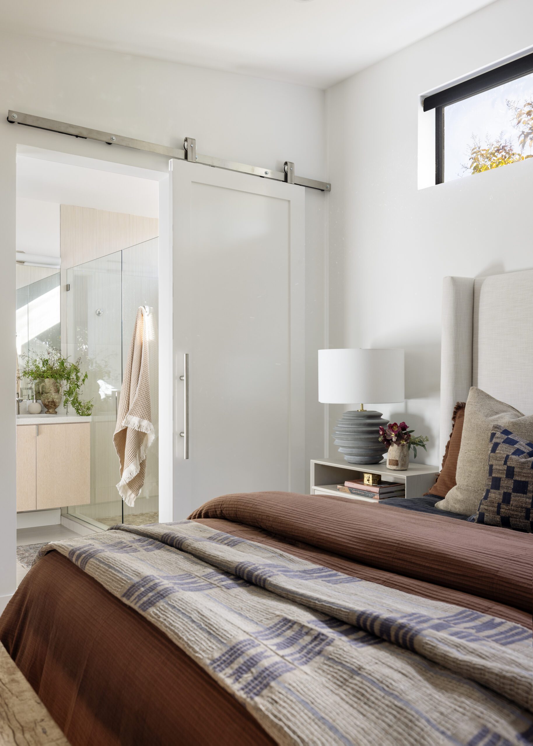 Primary bedroom details