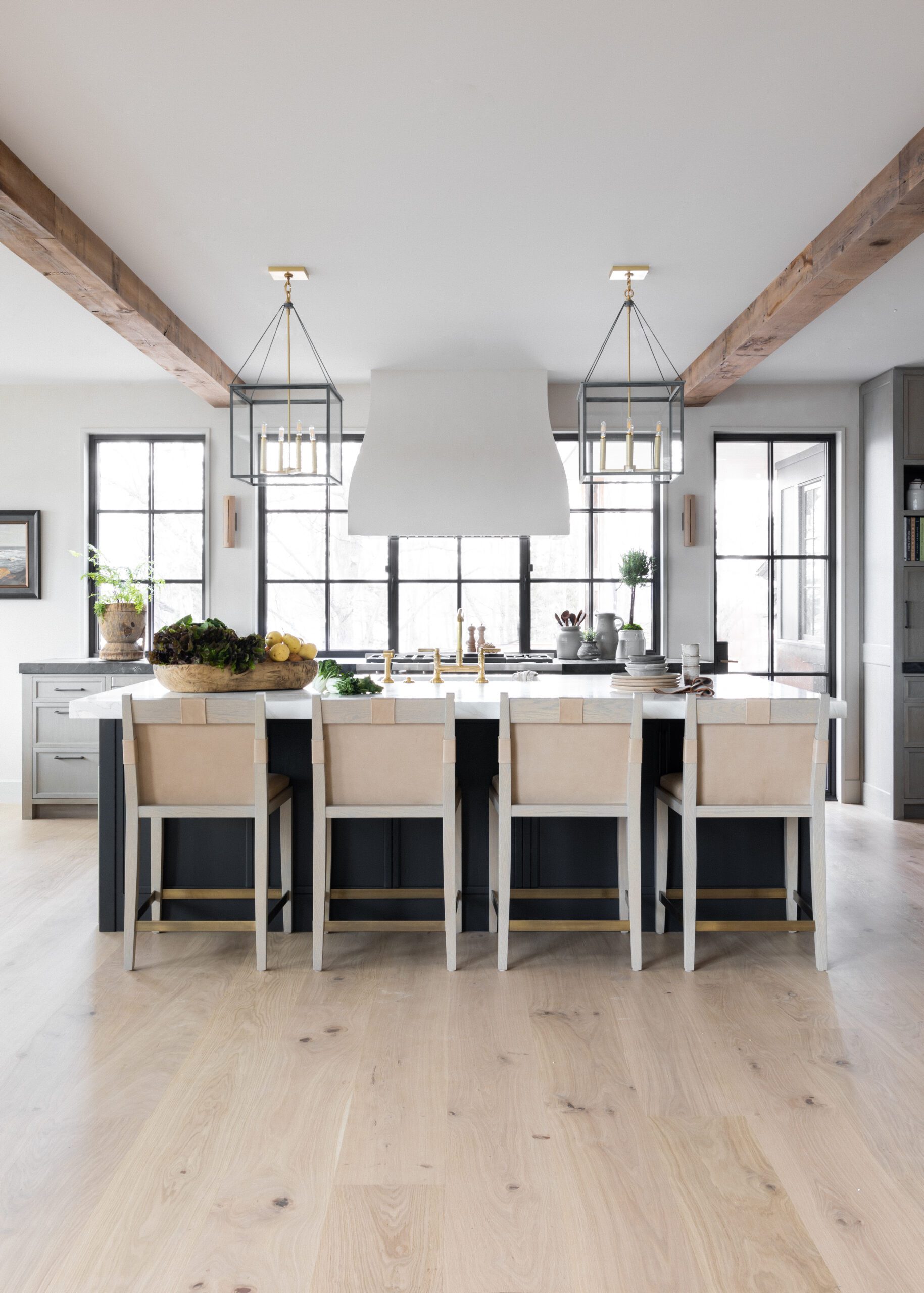 Kitchen island seating area