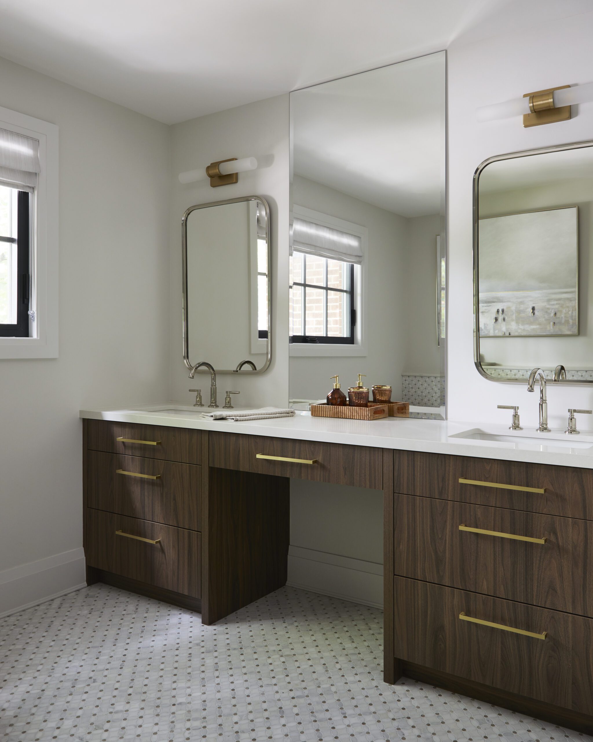 Double vanity modern bathroom