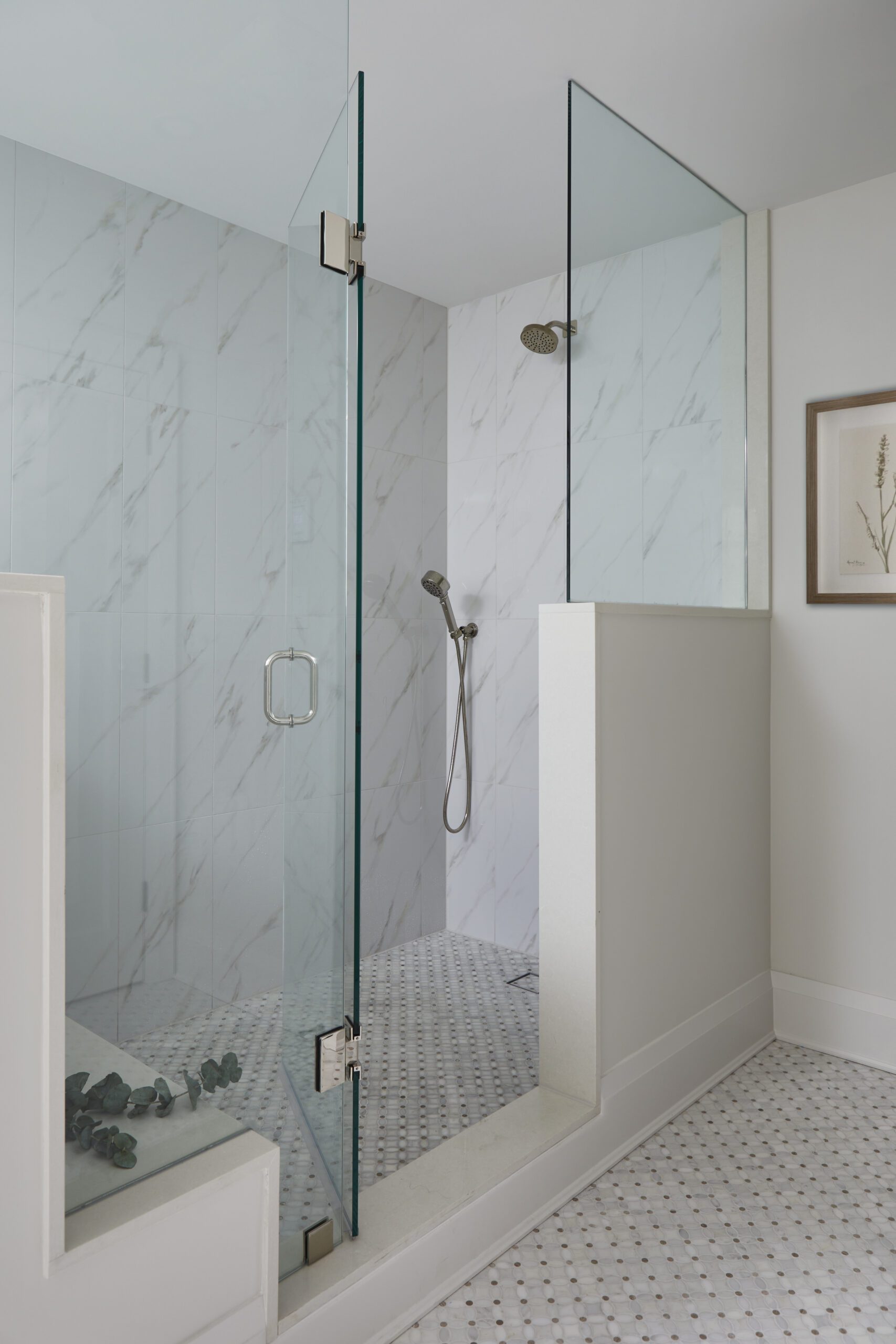 White modern bathroom design