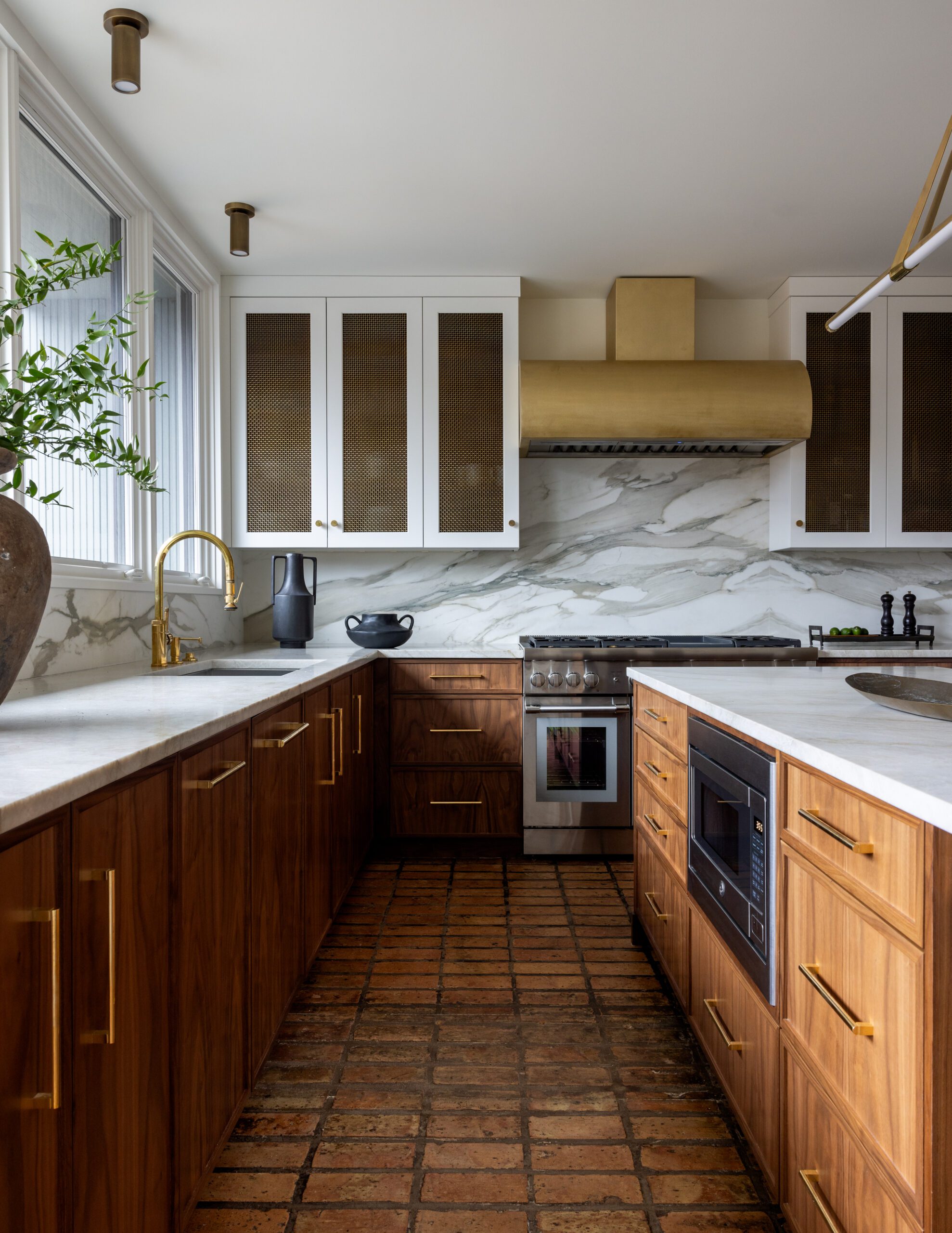 Mid-century modern kitchen