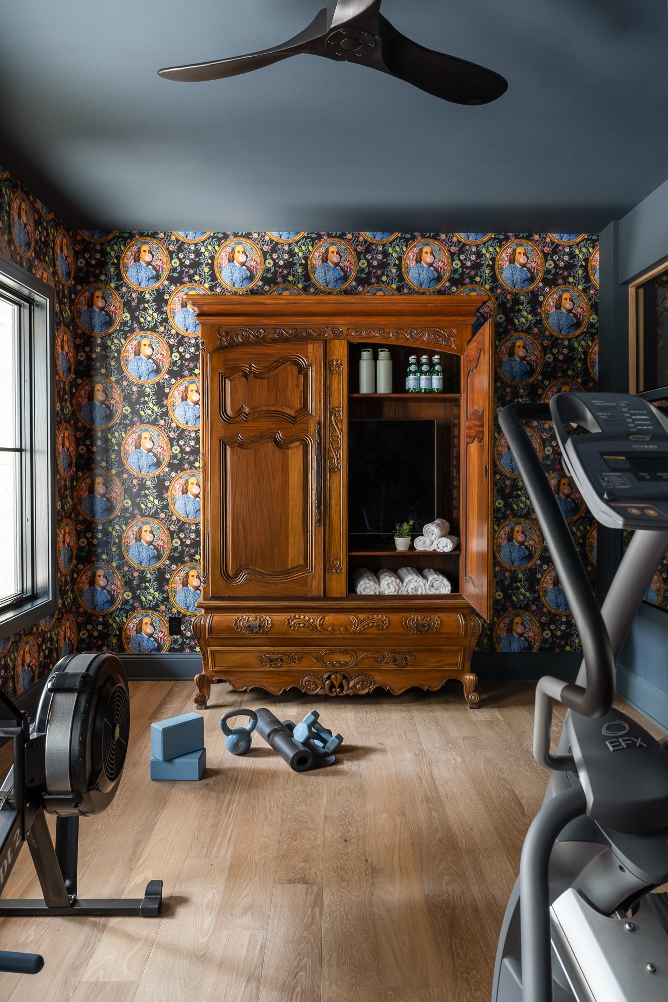 Modern traditional design wallpaper