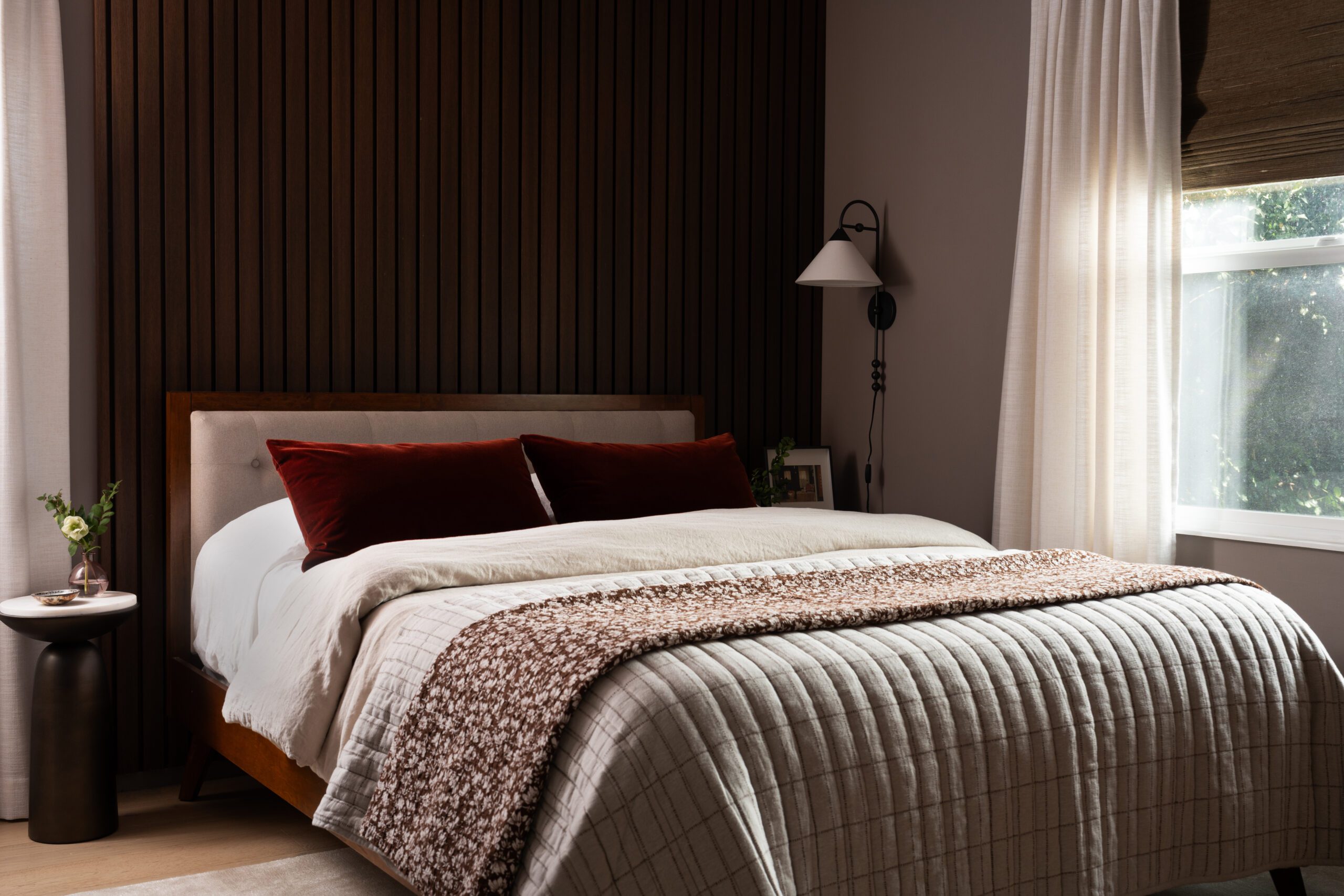 Guest bedroom bedding