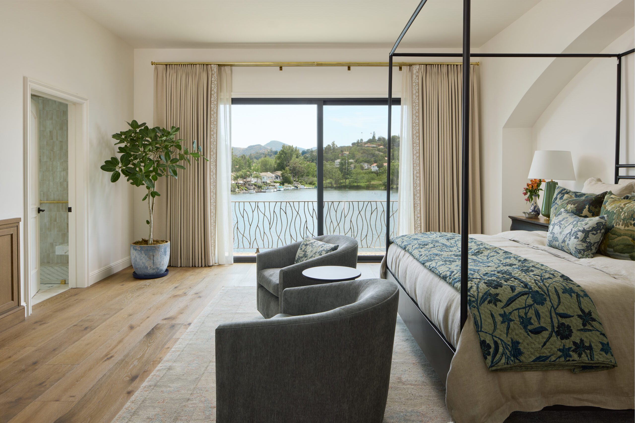 Mediterranean bedroom design