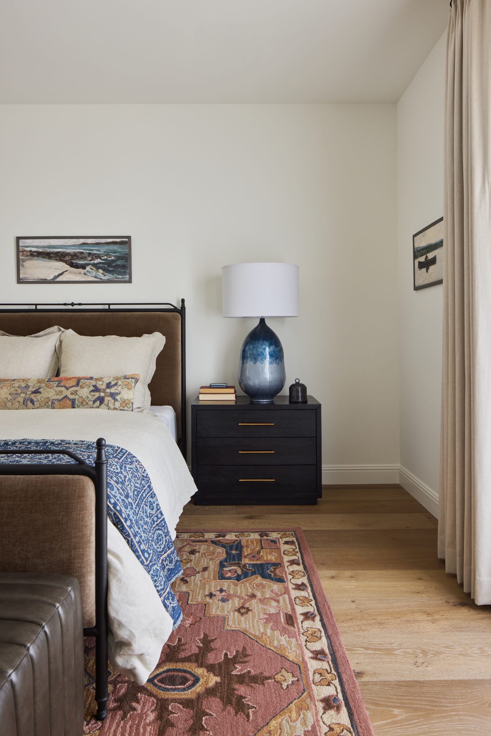 Mediterranean bedroom design