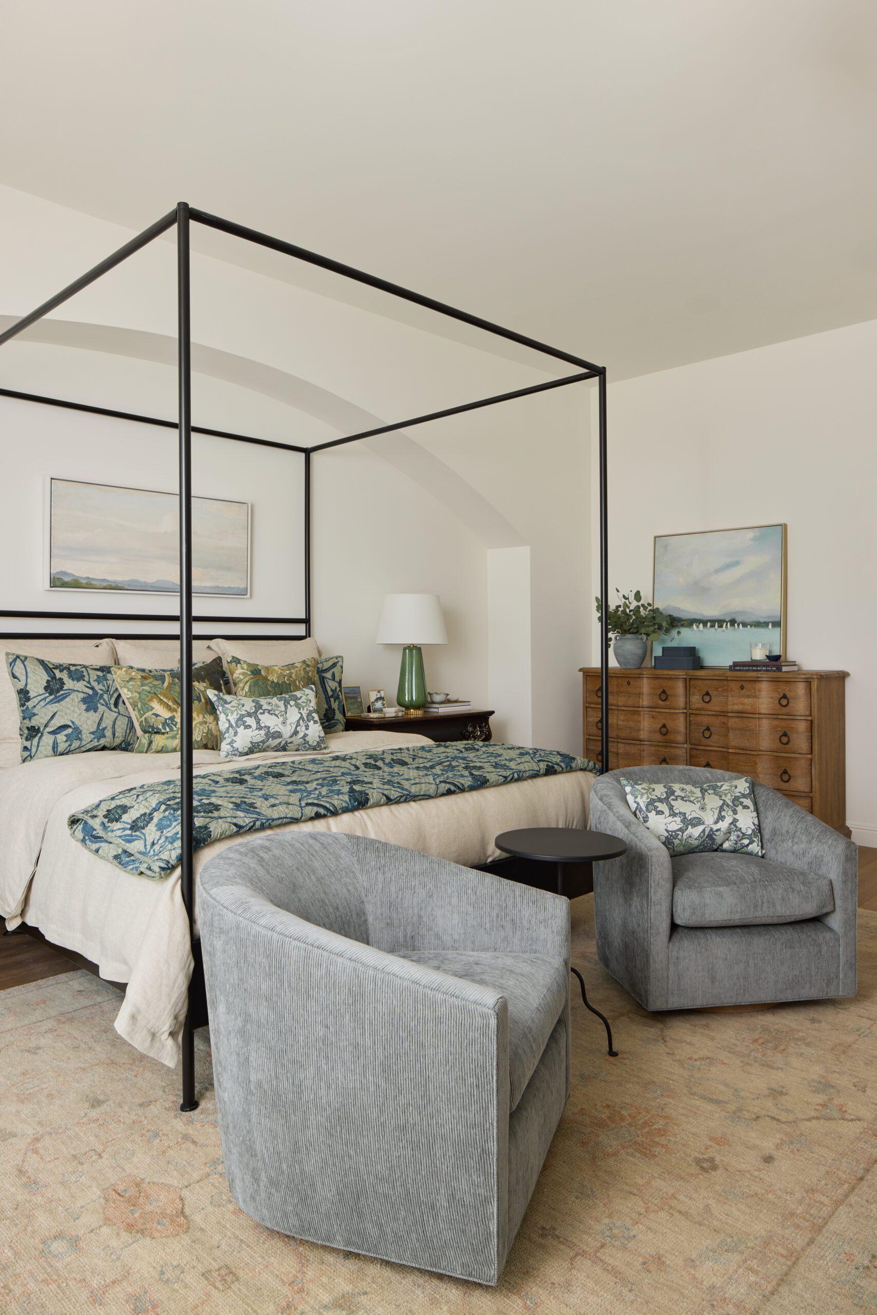 Mediterranean bedroom design