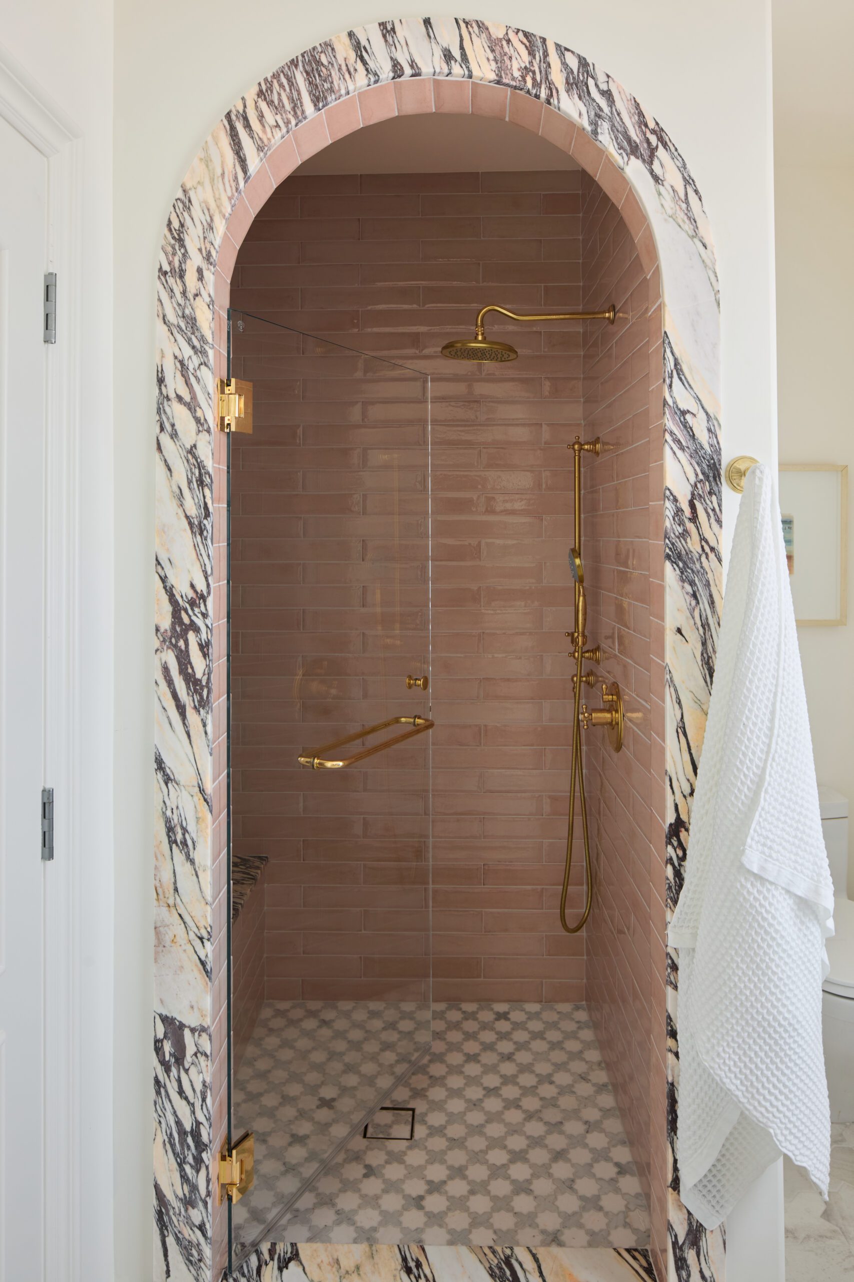 Mediterranean bathroom design