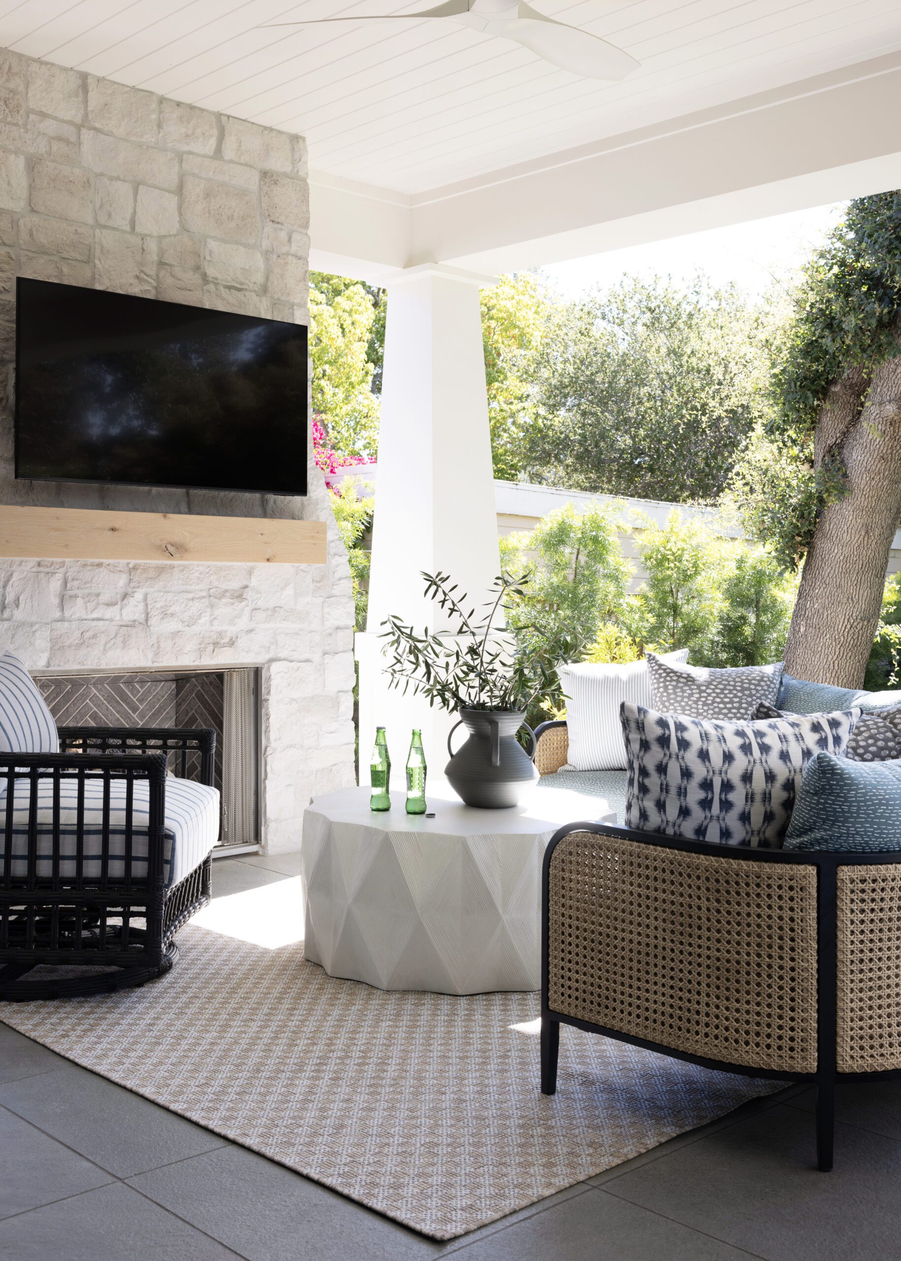 Exterior California living room