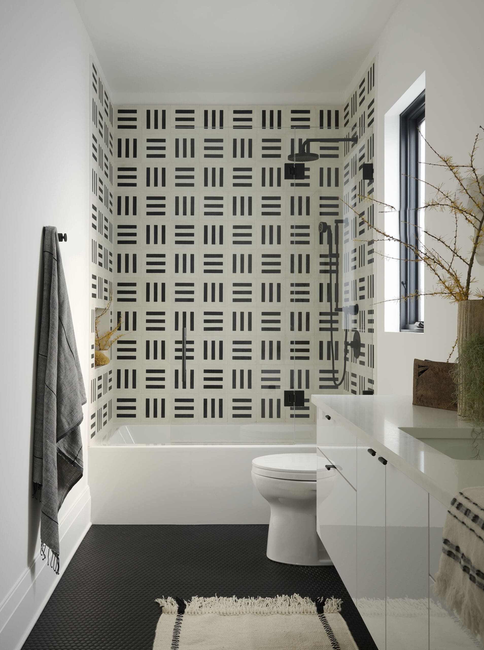 Modern white and black bathroom tile